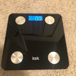 Itek Glass Digital Scale
